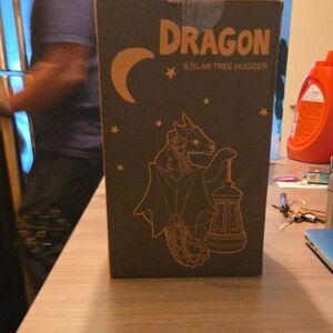 Dragon Solar Tree Hugger